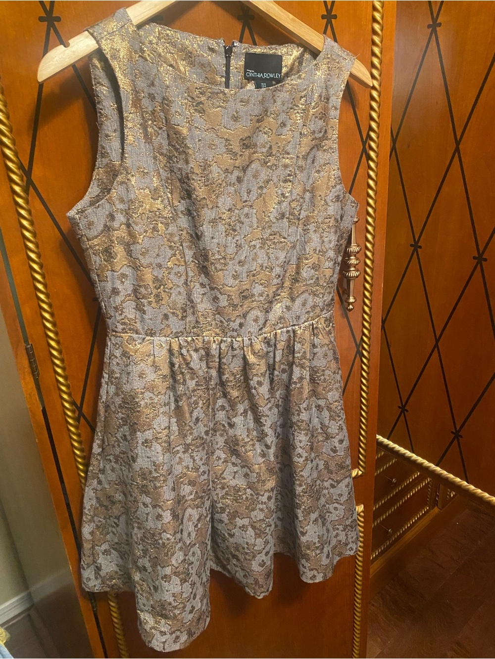 Cynthia Rowley Gold and Gray Floral Jacquard Fit & Flare Dress kids size 8